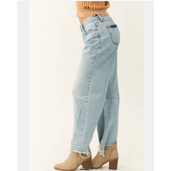 Special A High Rise Light Wash Barrel Jeans SZ 29/9 NWT - Picture 4 of 12